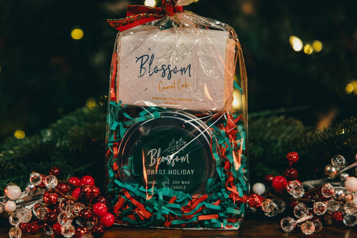Quest, Inc. - Blossom 2-Piece - Holiday Bliss